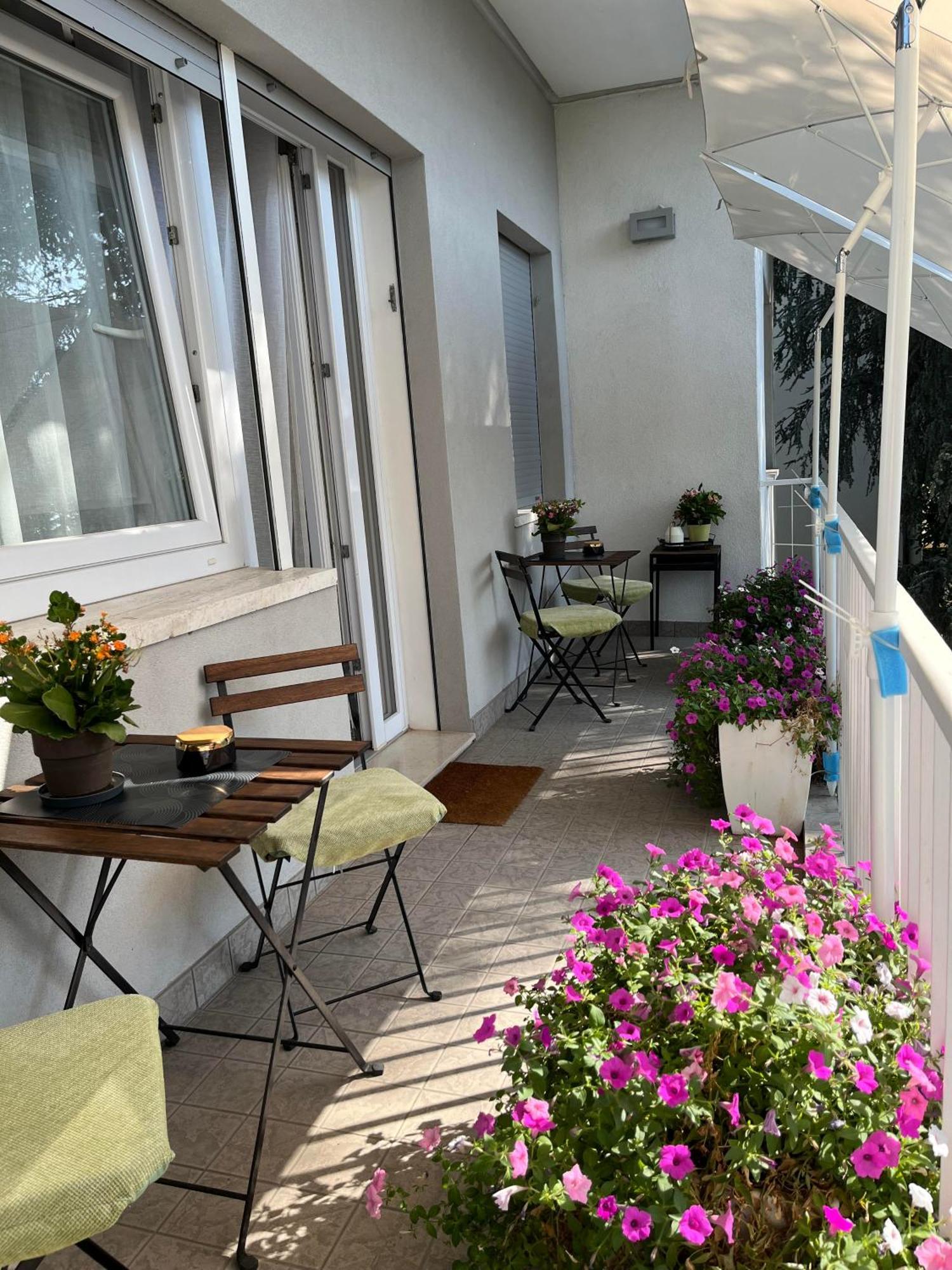 Economy Double Room Private External Bathroom
