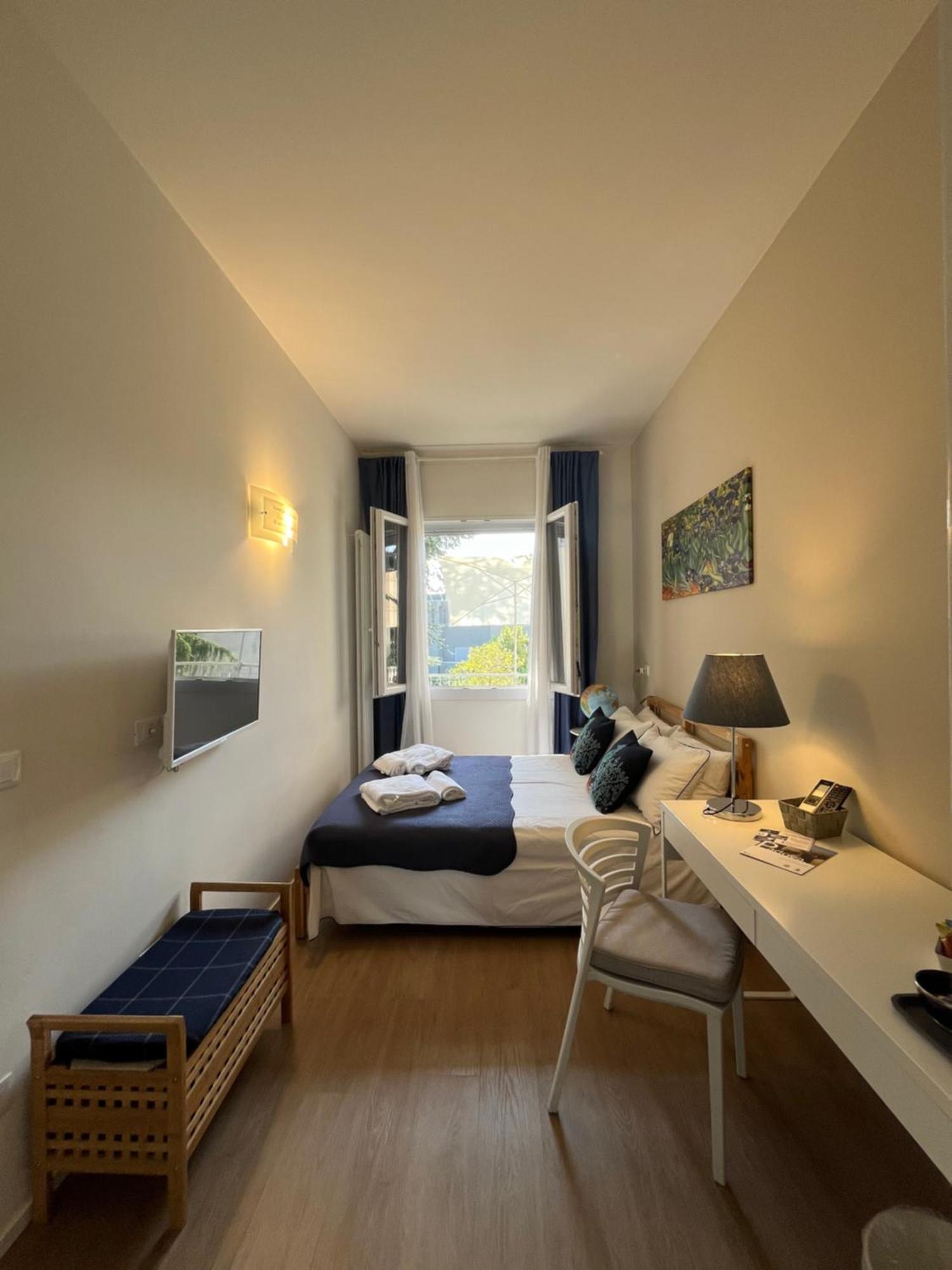 Economy Double Room Private External Bathroom