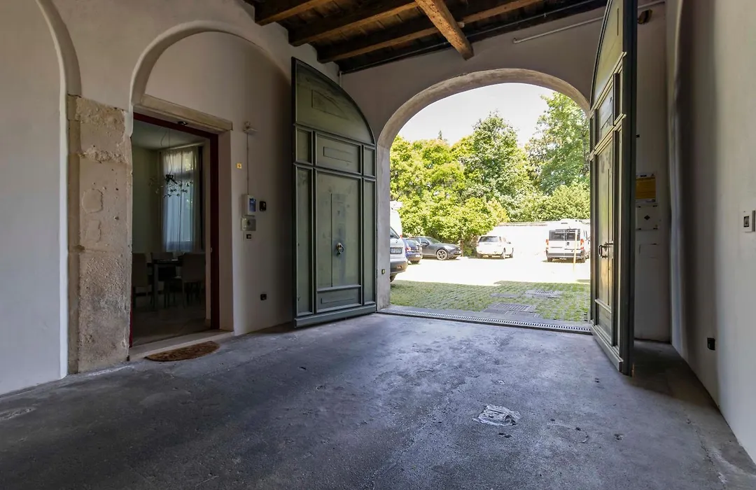 Casa Charleston In Palazzo Nobiliare Al Duomo-1