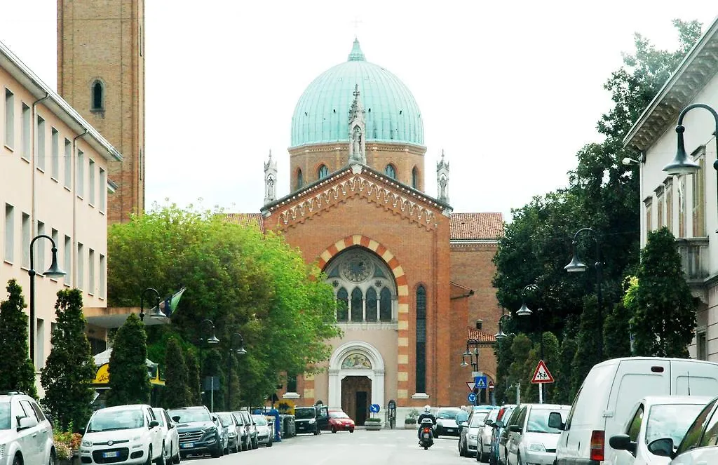 Casa Lucia Valentini Terrani-1