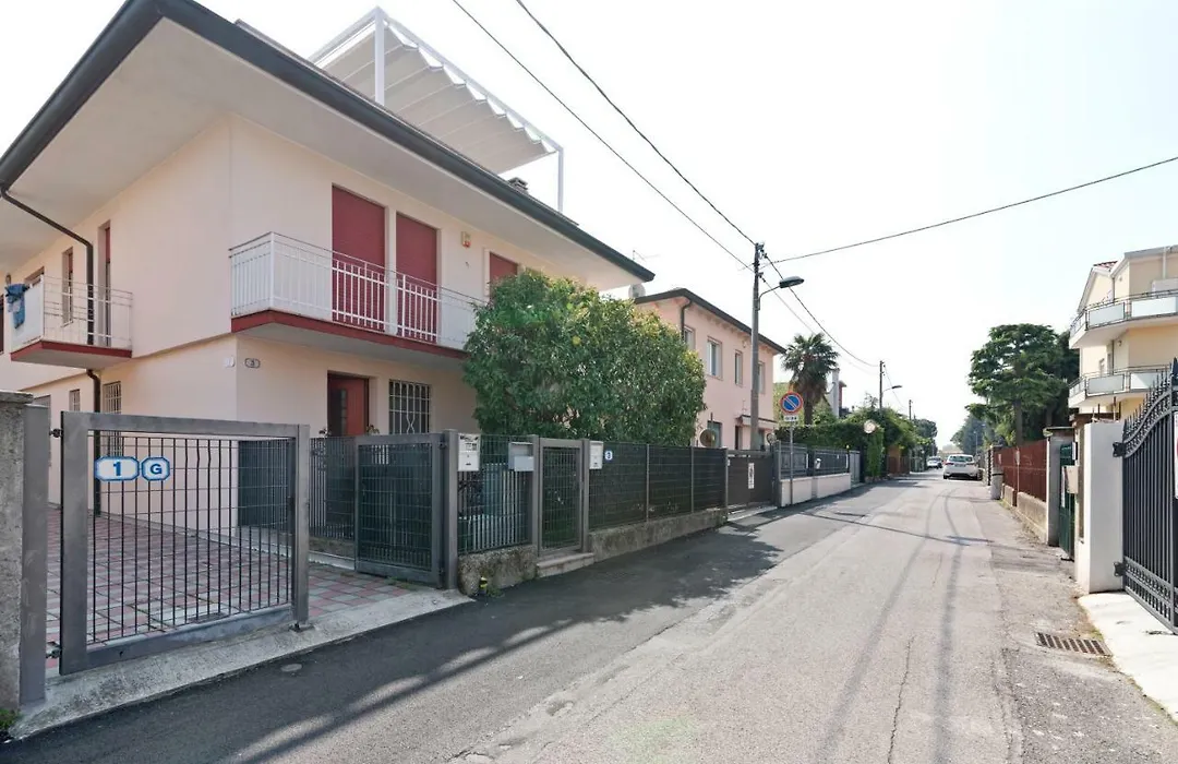 Guesthost - Santa Rita Roomy Apartments-1