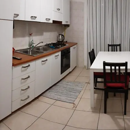 Locazione Menini - Camere zona stazione-2