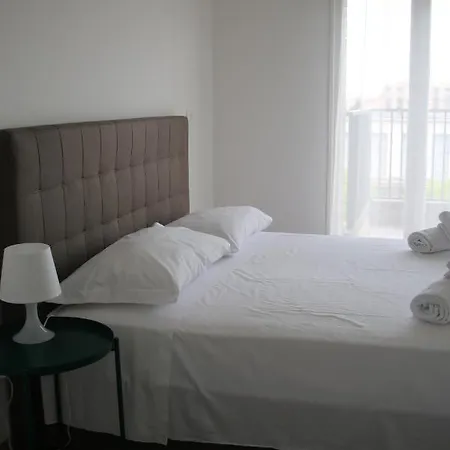 Tourism E Business Superior Rooms-2