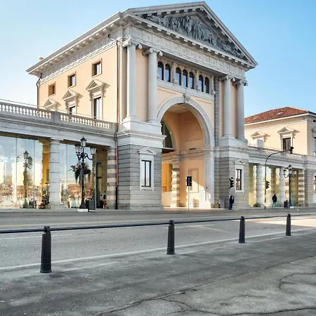 Prato della Valle Red&Blu Studios-3