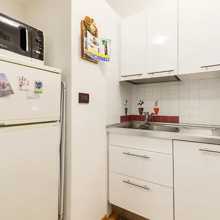 Guesthost - Padua Center Urban Flat-3