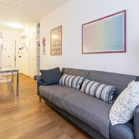 Guesthost - Padua Center Urban Flat-2